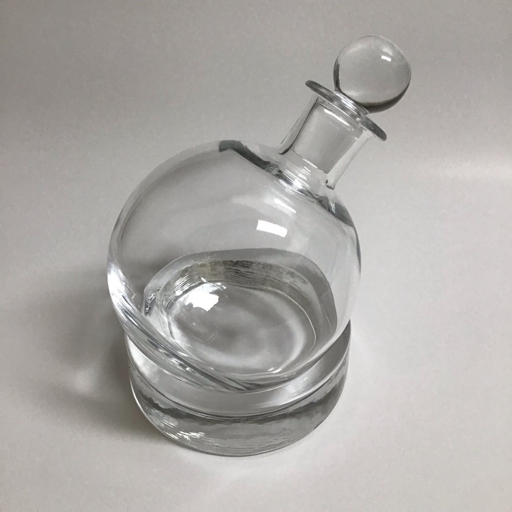 Decanter Clear Glass Tilted Saucer Base Stopper Modern Barware 3PC Round Bourbon